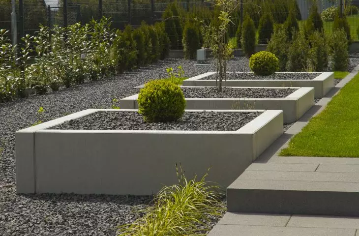 Modułowe donice wykonane z betonu architektonicznego