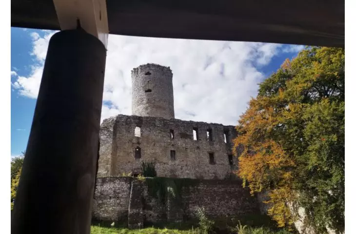 Budowa Punktu Obsługi Turystów na Zamku Lipowiec w Wygiełzowie