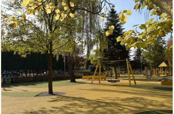 Park Pokoju pomiędzy ul. Słowackiego, Chemików, Dąbrowskiego i Olszewskiego w Oświęcimiu