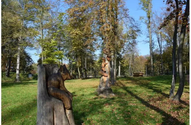 Park Pokoju pomiędzy ul. Słowackiego, Chemików, Dąbrowskiego i Olszewskiego w Oświęcimiu