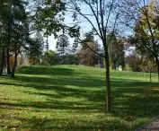 Park Pokoju pomiędzy ul. Słowackiego, Chemików, Dąbrowskiego i Olszewskiego w Oświęcimiu