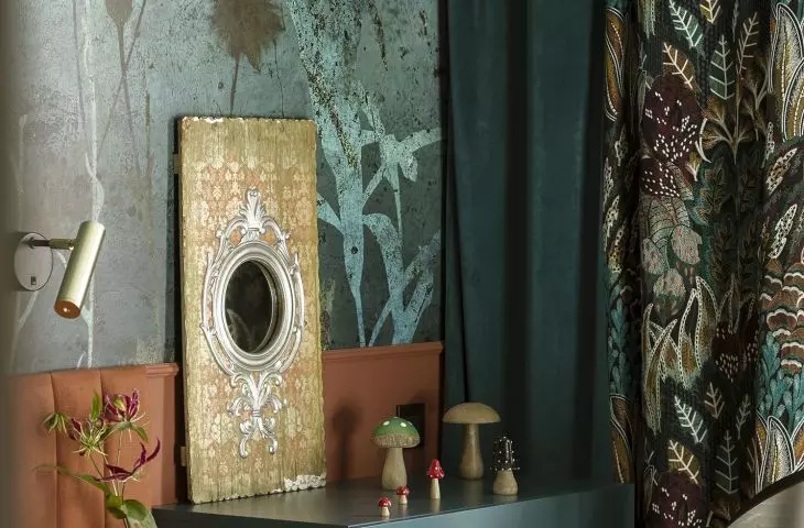 Forest motifs in the bedroom