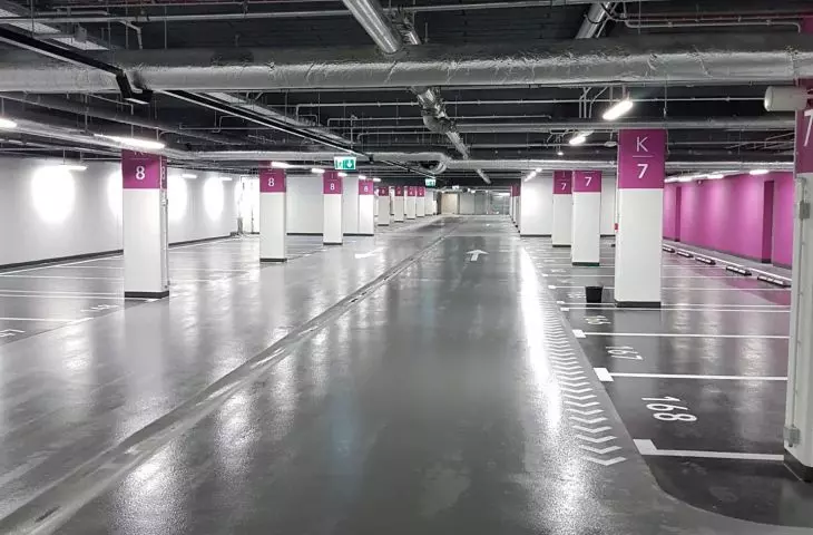 Posadzki Deckshield na parkingu Solaris Center