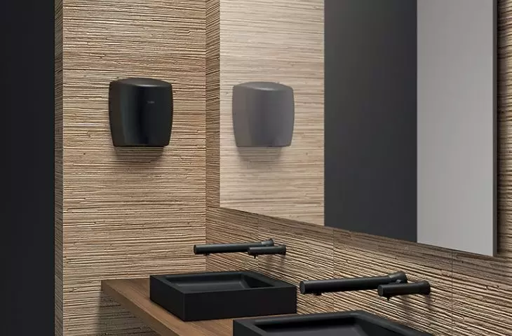 Umywalka UNITO BLACK, armatura BLACK BINOPTIC i czarne akcesoria 
