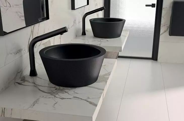 ALGUI BLACK washbasin and BLACK BINOPTIC mixers