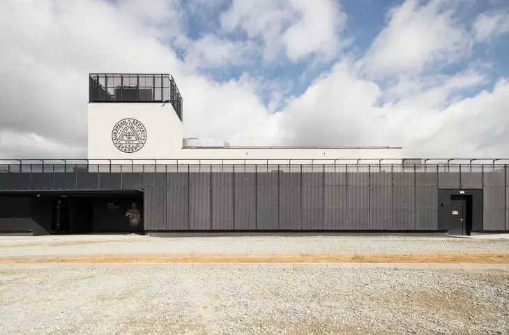 Shoothouse, Vlasciejewki, designed by P3 Pracownia Architektury