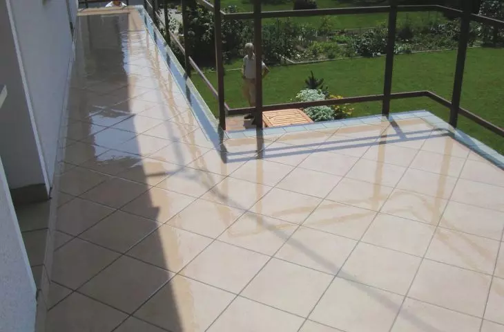TRANS - waterproofing without tearing off tiles