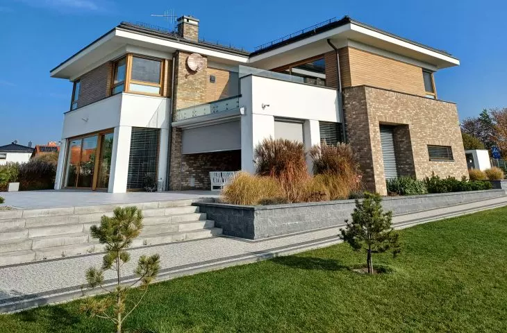 ZIP SCREEN outdoor blinds and facade blinds