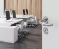 Komplet klamek ze stali nierdzewnej do drzwi wewnątrzlokalowych, Seria Marseille – z techniką Sertos® oraz powierzchnią SecuSan®