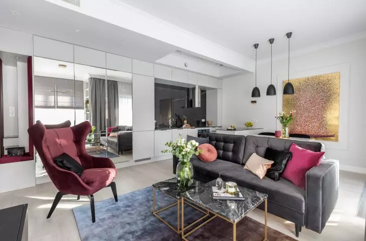 You can bet on one piece of furniture in magenta shade 