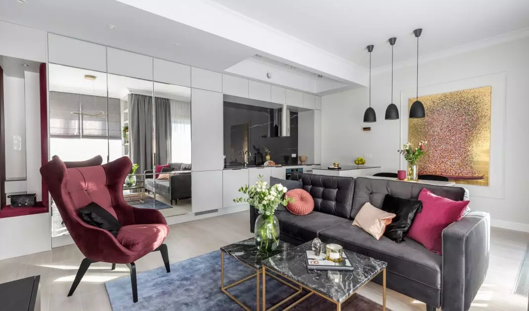 You can bet on one piece of furniture in magenta shade 