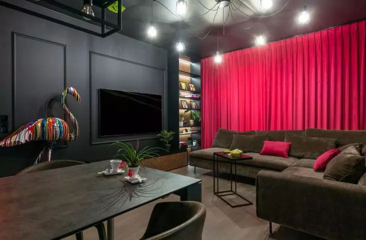 Beetroot and black create an interesting contrast