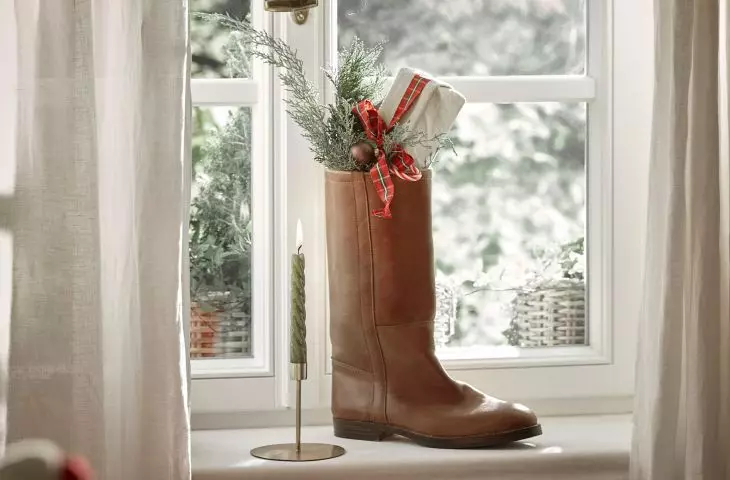 Decoration in a shoe