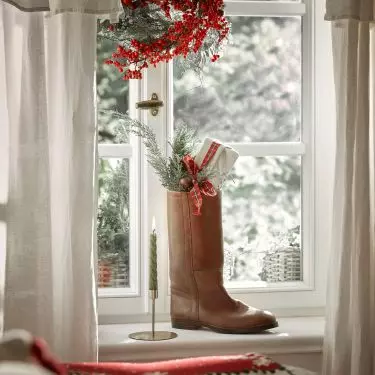Decoration in a shoe