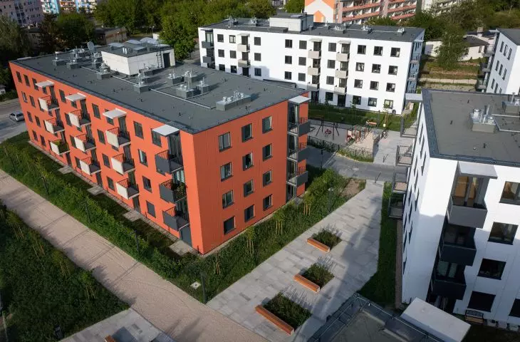 prefabrykowane osiedle w Toruniu przy ul. Okólnej, PFR Nieruchomości (proj.: S.A.M.I Architekci, realizacja: Pekabex Bet)