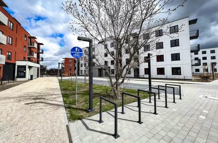 prefabrykowane osiedle w Toruniu przy ul. Okólnej, PFR Nieruchomości (proj.: S.A.M.I Architekci, realizacja: Pekabex Bet) 