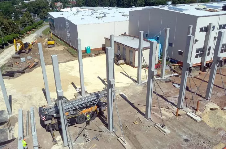 Supply and installation of prefabricated columns for the production hall