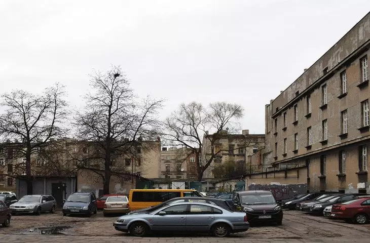 Łódź, urban wasteland at the site of the current Hilary Majewski Passage; condition before the implementation of the Łódź Center Area Revitalization Project, 2016