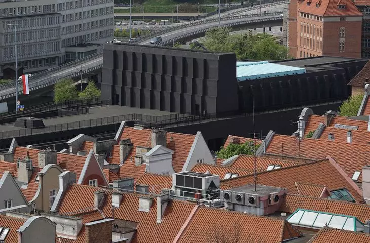 Teatr Szekspirowski — kolejna architektoniczna zmiana w przestrzeni Gdańska to wspomnienie świetności kulturalnej z czasów hanzeatyckich, proj.: Grupa Projektowa A.T.I. & Renato Rizzi