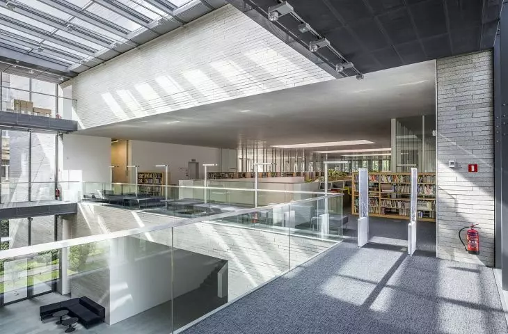 Nowe skrzydło Biblioteki Raczyńskich przy placu Wolności w Poznaniu