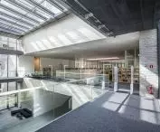 Nowe skrzydło Biblioteki Raczyńskich przy placu Wolności w Poznaniu