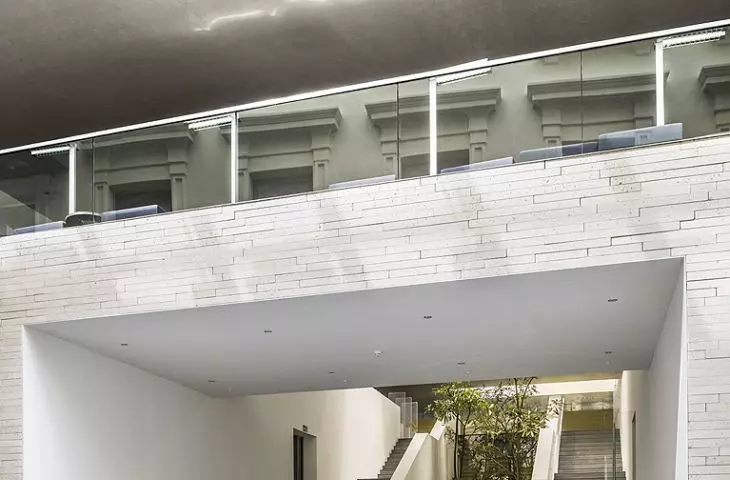 Nowe skrzydło Biblioteki Raczyńskich przy placu Wolności w Poznaniu