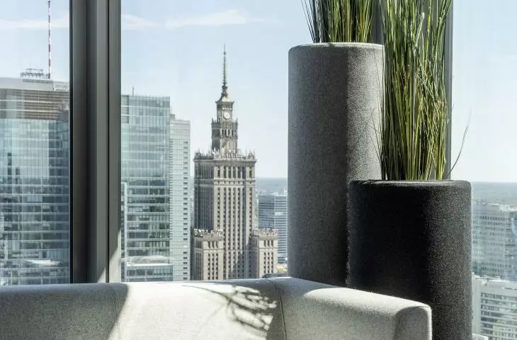 The mobile NyquiTotem also available in Plant variant will improve the acoustics of any space!