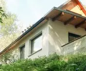 Dom wśród zielonych wzgórz nad Soliną