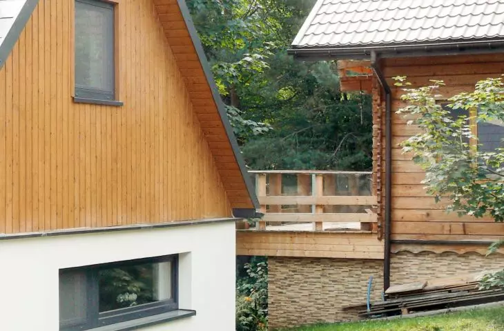 Dom wśród zielonych wzgórz nad Soliną