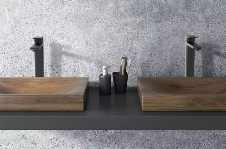 LOFT BLACK