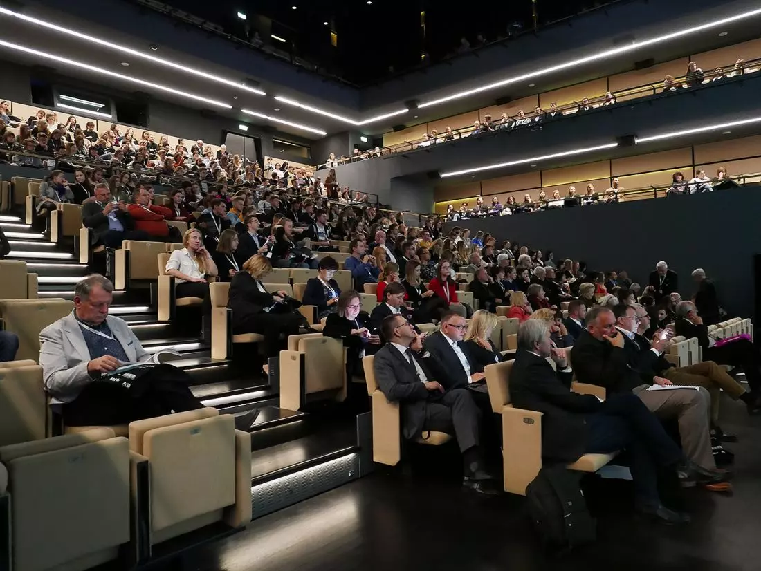 sala teatralna ICEw trakcie panelu 2 pt. Miejski Waterfront