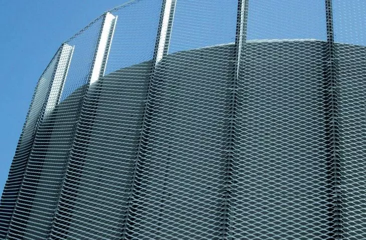 Expanded mesh facade 