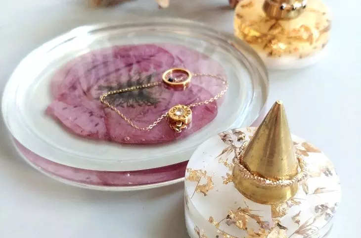 Jewelry tray and ring racks  