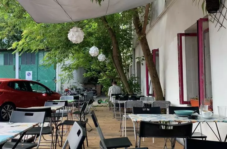 Młodsza Siostra