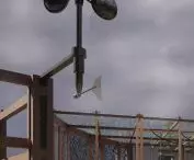 Na terenie znajduje się stacja meteorologiczna 