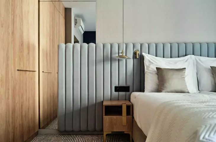 Blue apartment is a reference to Powisle