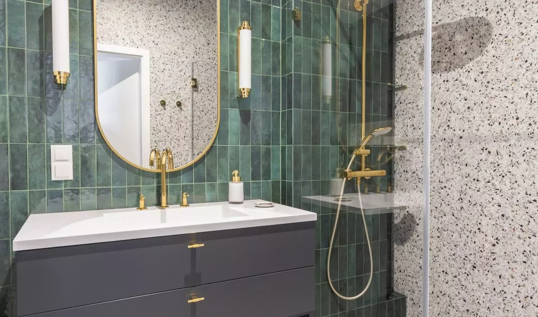 Retro-style bathroom  