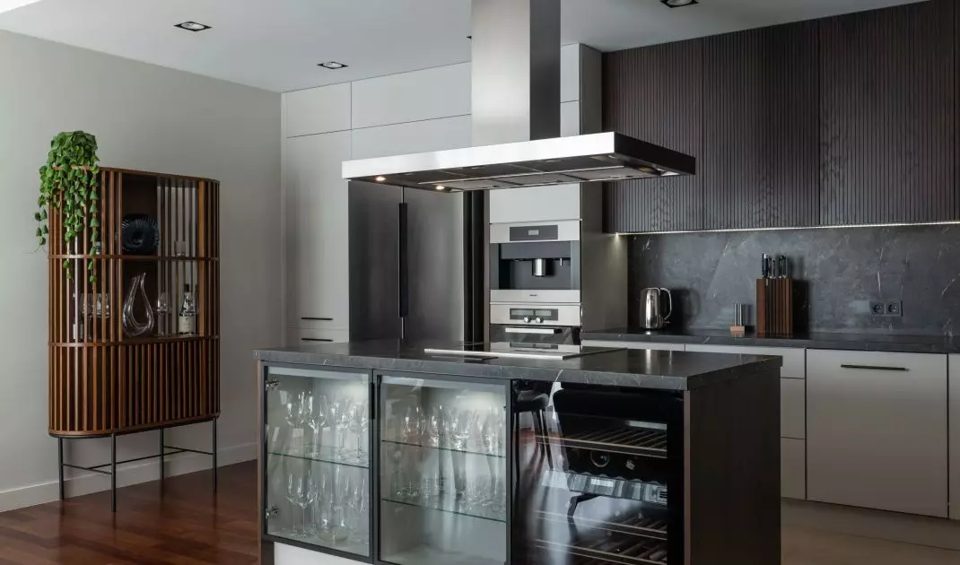 In the annex there is the original sideboard