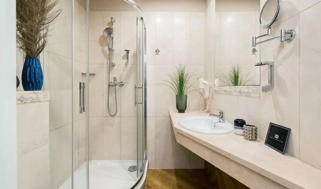 The bathroom also used panels