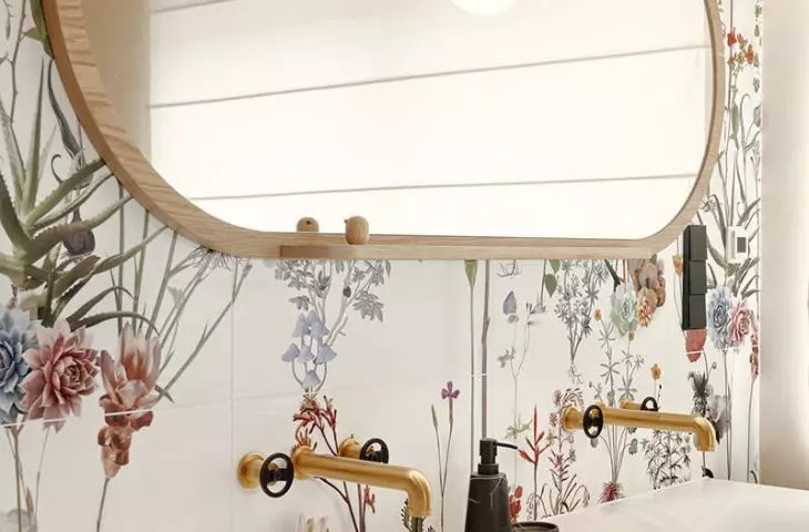 floral patterns in the bathroom