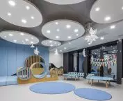Wysoce energooszczędna instalacja świetlna  w żłobku w Łochowie, wykonana z uzyciem lamp RQ 160 LED