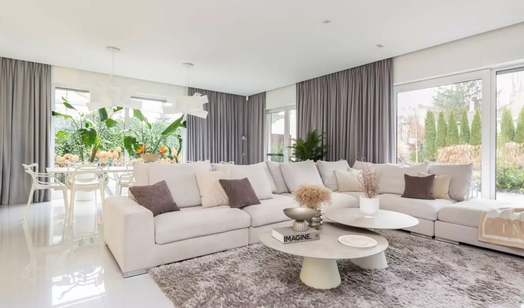 The living room is connected to the dining room 