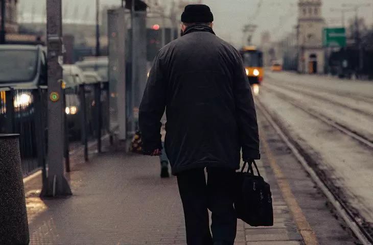 Large metropolises during the day are filled with thousands of visitors who will leave them at night and return to their localities