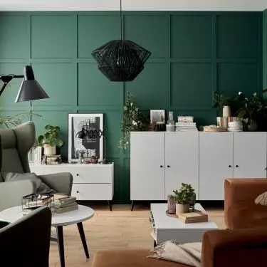 Creative white dresser. VOX.