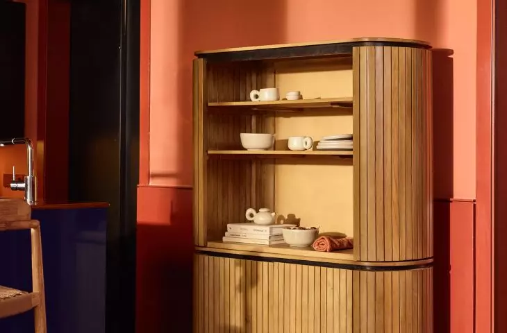 Licia tall sideboard and dishes from the Tersilia collection