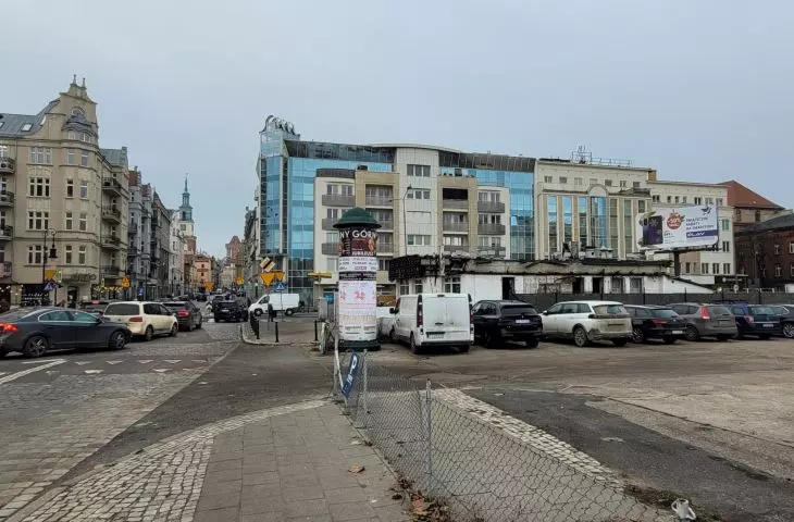 Parking at the site of future development 