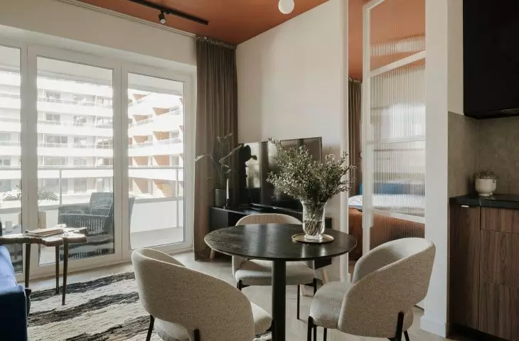 The interior does not lack colorful accents