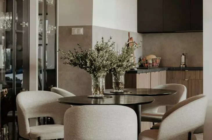 Showcase and dining area