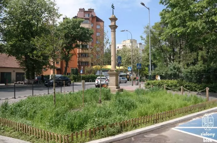 An example from Krakow's Krowodrza, where residents have taken care of the space next to a historic chapel