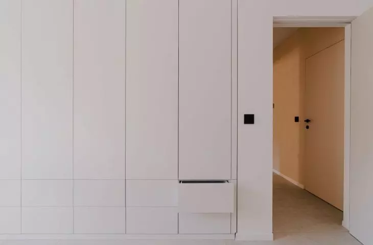 white bedroom furniture